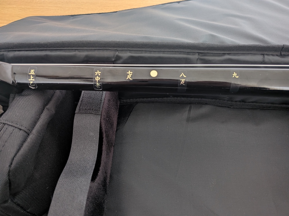 三線の棹と工工四シール