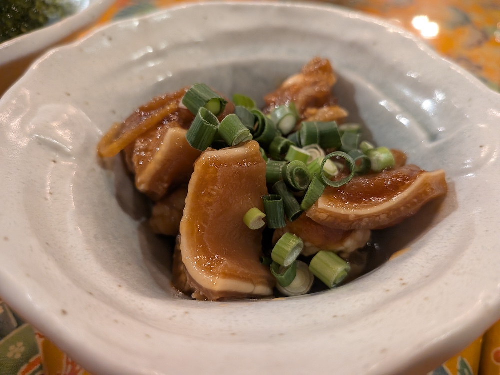 「沖縄屋台村 めんそーれ」ミミガー