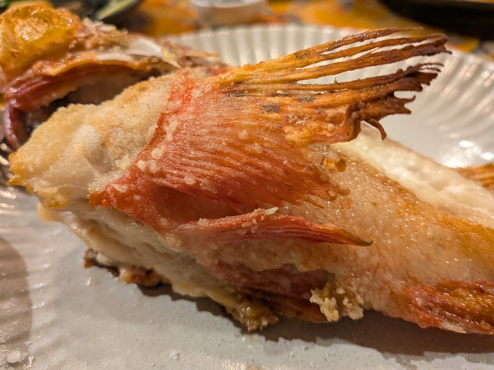 「沖縄屋台村 めんそーれ」カサゴの塩焼き