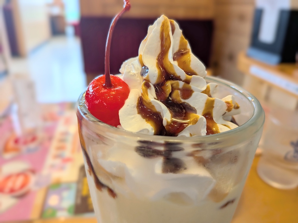 コメダコーヒー「フラッペクラシックプリン(780円)」