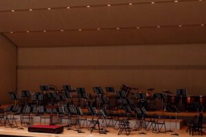開演前のオーケストラのステージ